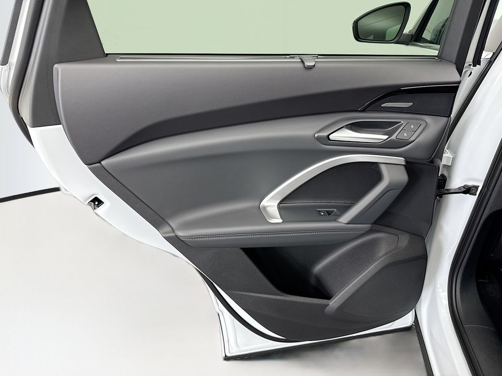 Thumbnail: 2025 Audi Q5 - 26