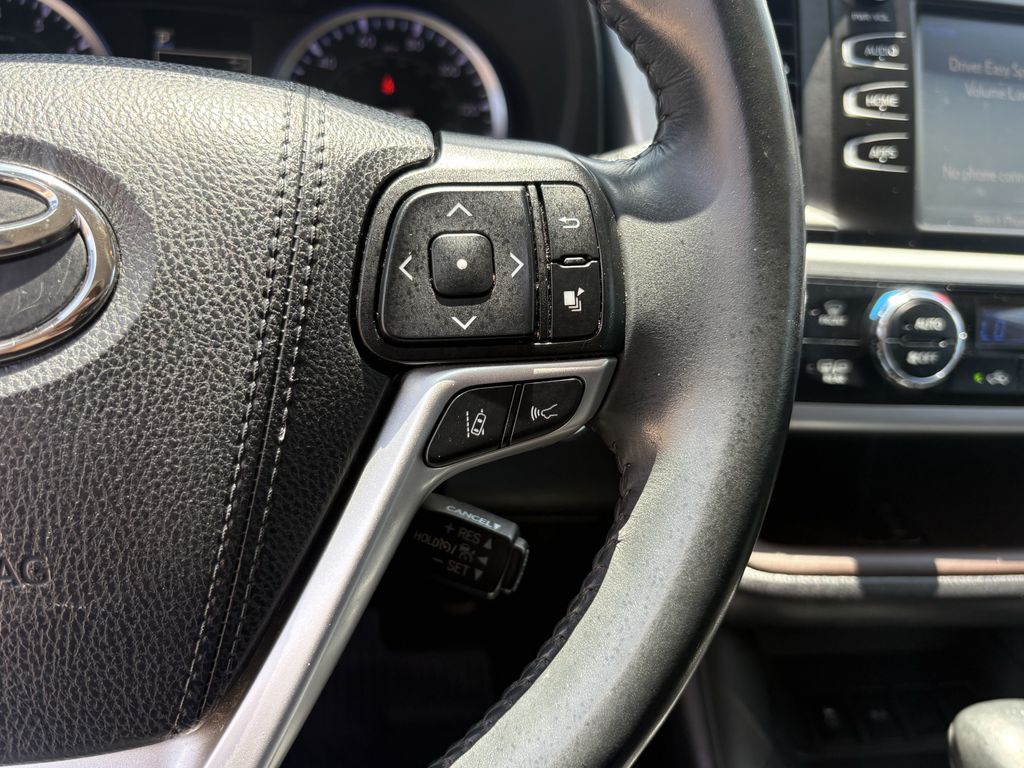 2019 Toyota Highlander XLE Gray at Gullo Toyota