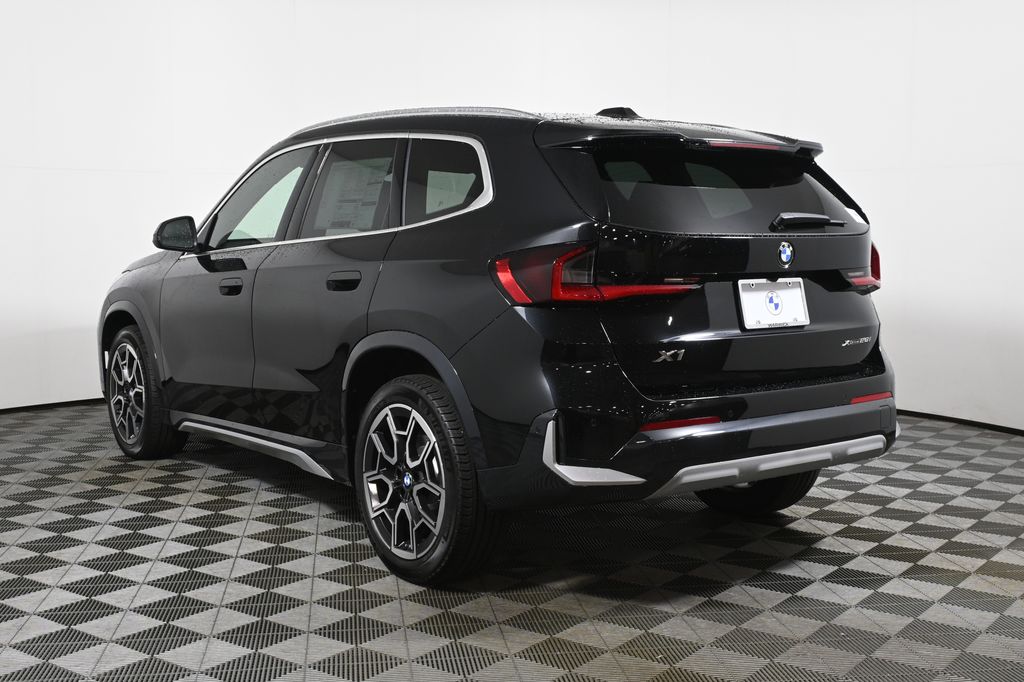 Thumbnail: 2027 BMW X1 - 5
