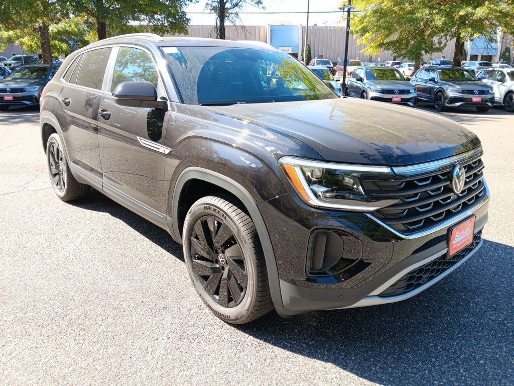 2025 Volkswagen Atlas Cross Sport 2.0T SE w/Technology 7