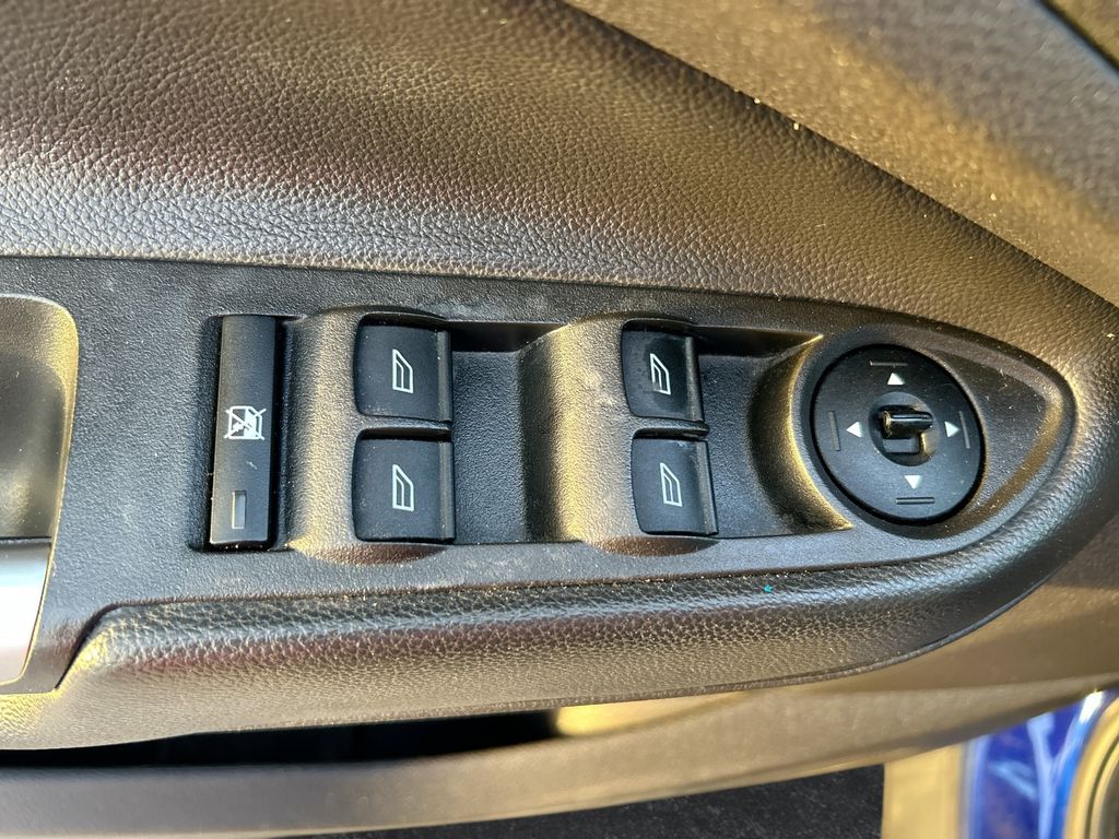 Thumbnail: 2015 Ford Escape - 13
