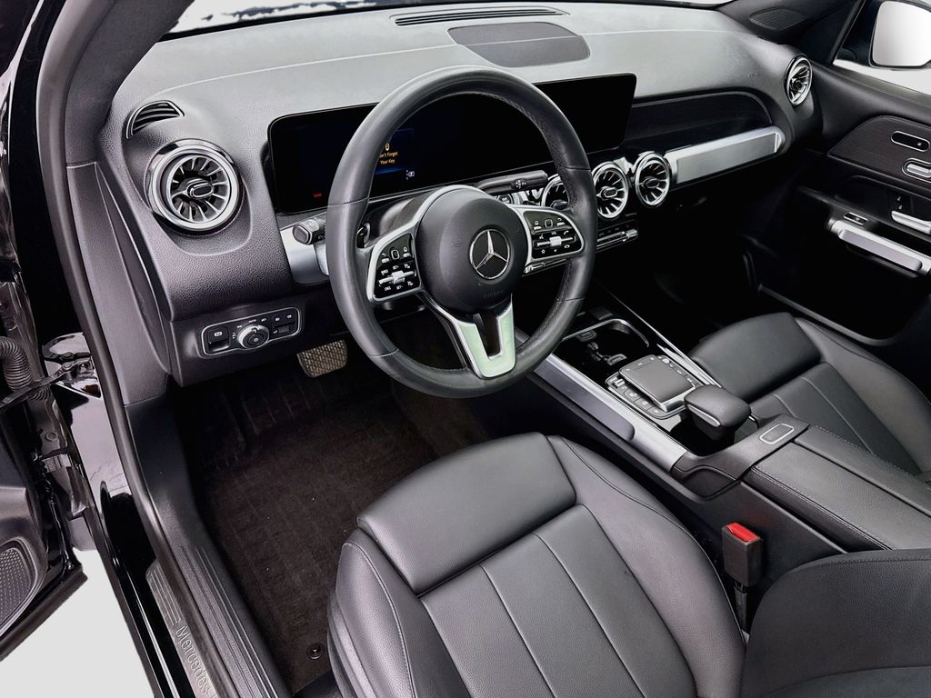 Thumbnail: 2023 Mercedes-Benz GLB - 9