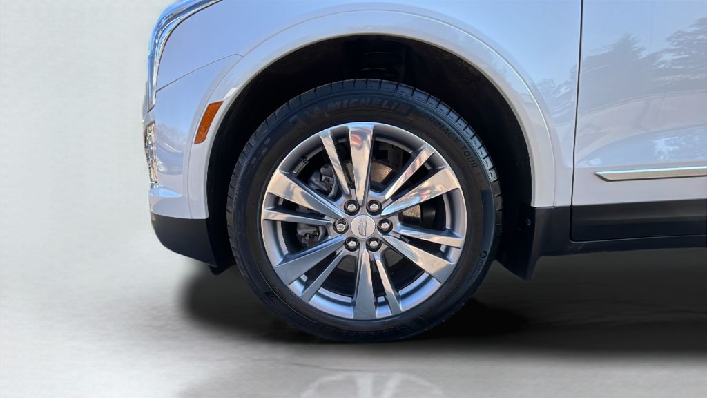 used 2024 Cadillac XT5 car, priced at $42,700