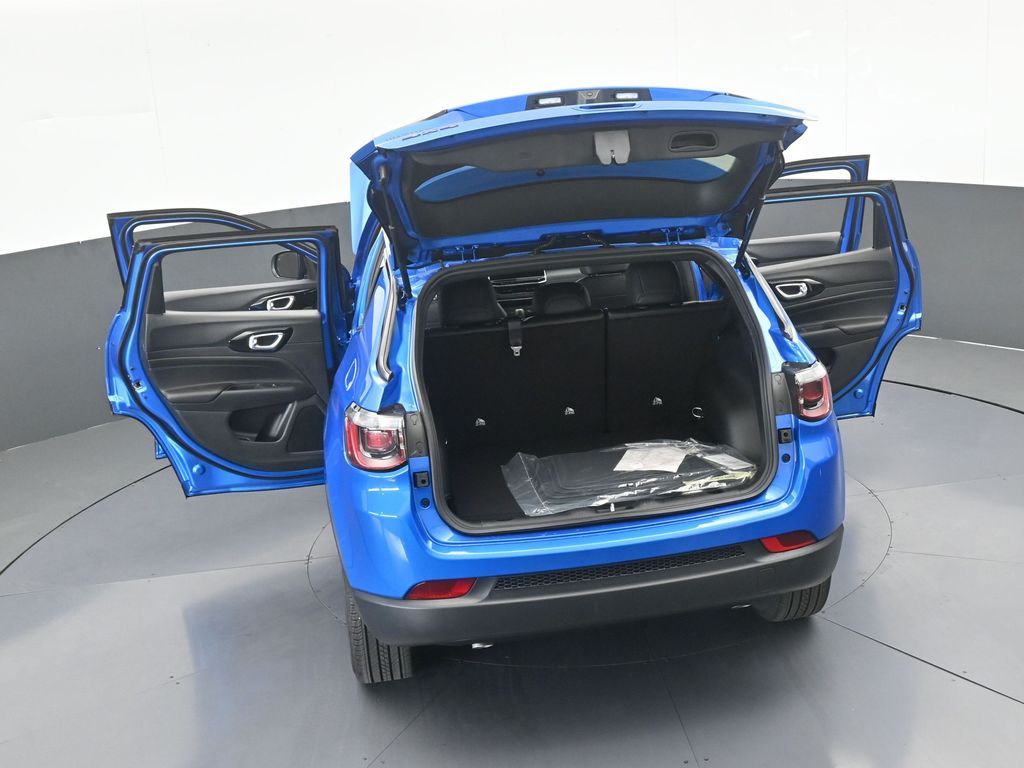 New 2026 Hydro Blue Pearlcoat Jeep Latitude image 67