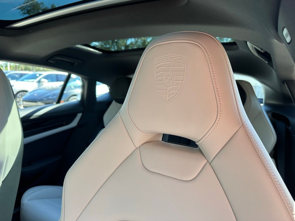 Thumbnail: 2026 Porsche Panamera - 23