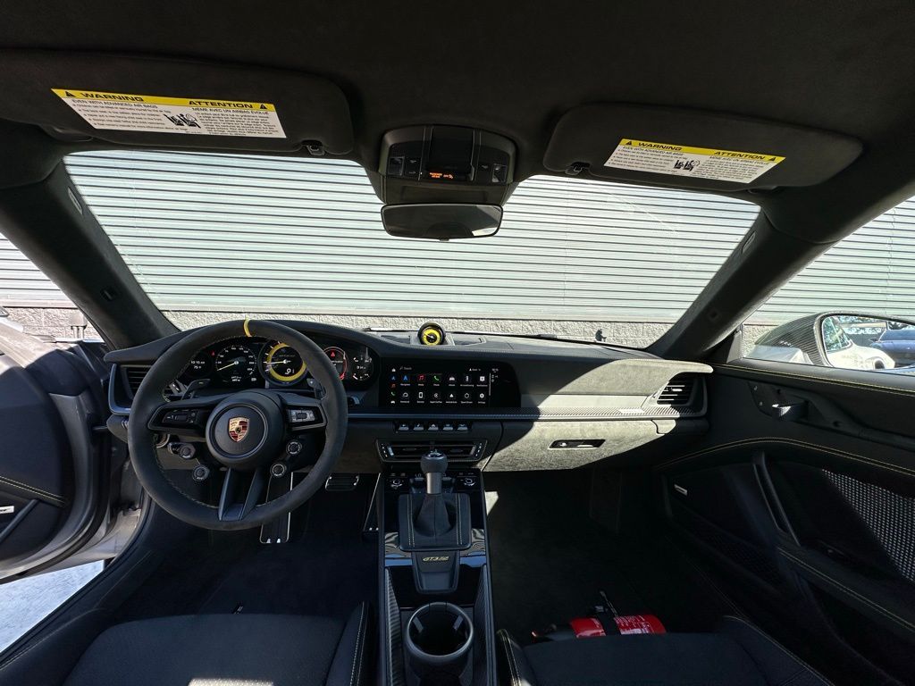 Thumbnail: 2025 Porsche 911 - 21