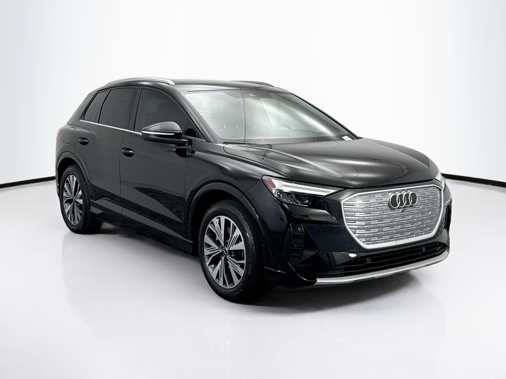 Thumbnail: 2023 Audi Q4 e-tron - 3