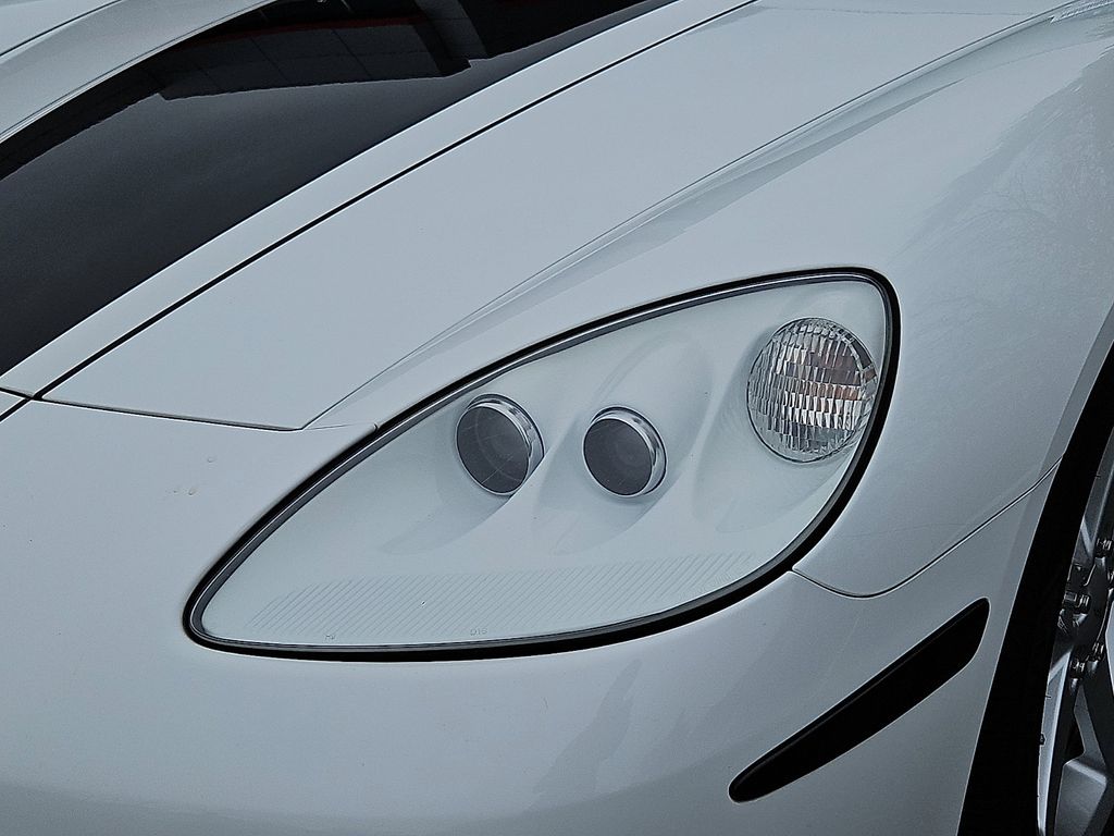 Thumbnail: 2005 Chevrolet Corvette - 10