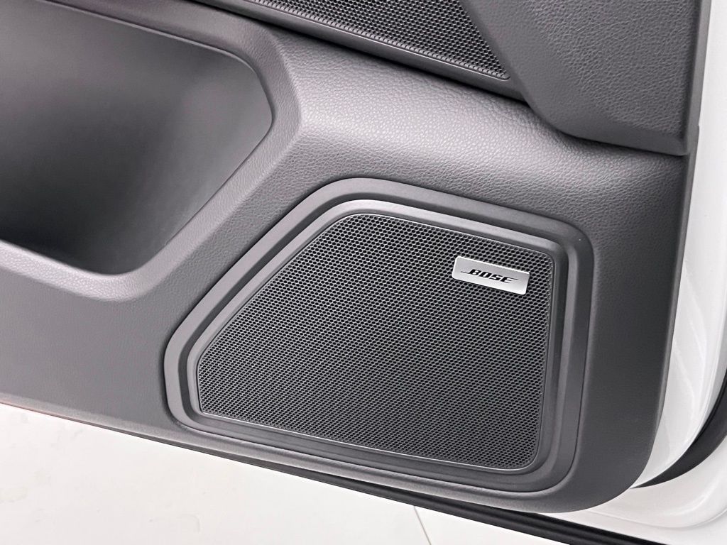 2025 Porsche Macan  20
