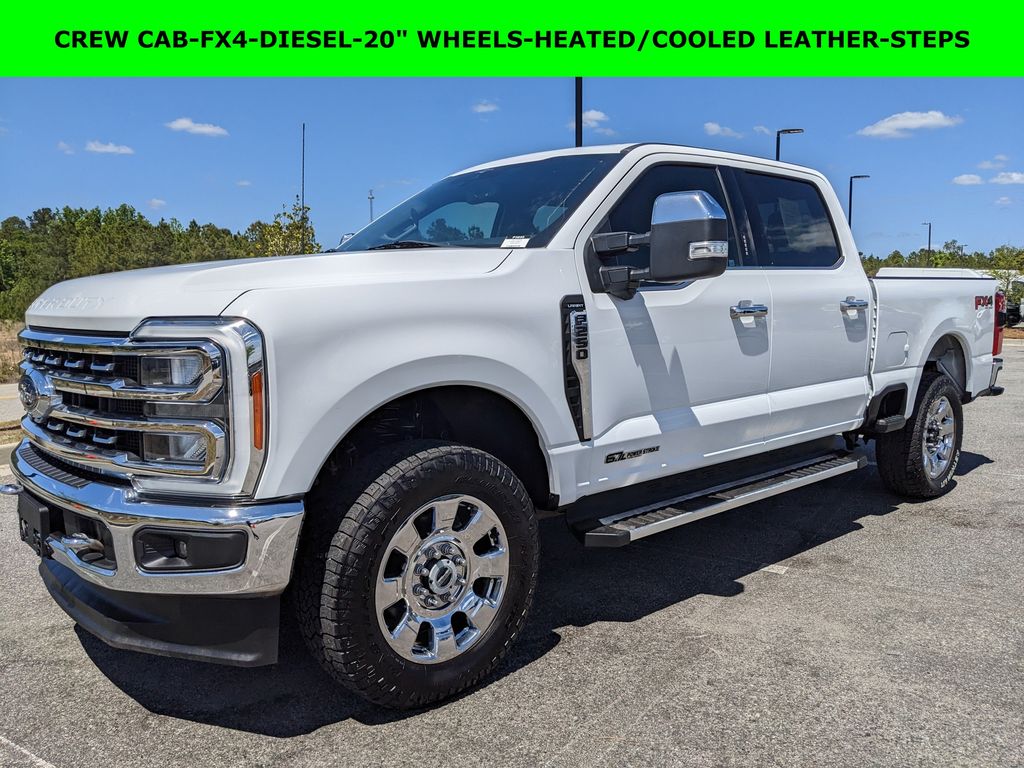 Oxford White 2023 Ford F-250 Super Duty Lariat Crew Cab 4WD Pickup Truck Four-Wheel Drive 10-Speed Automatic