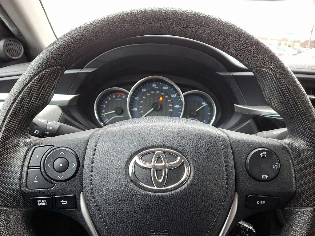 Thumbnail: 2015 Toyota Corolla - 19