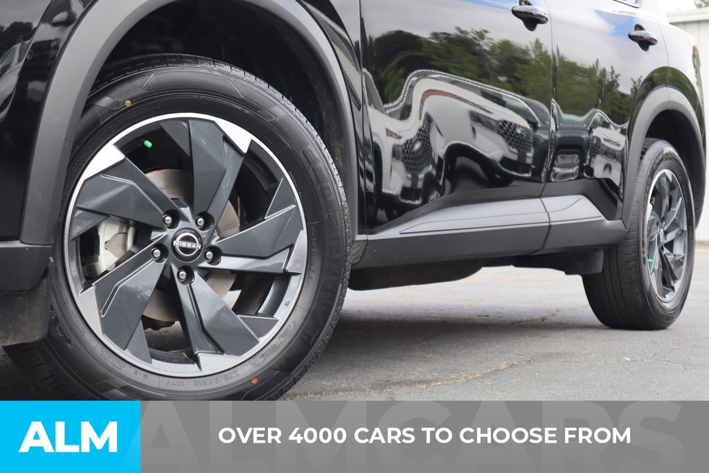 Used 2025 Black Nissan SV image 3