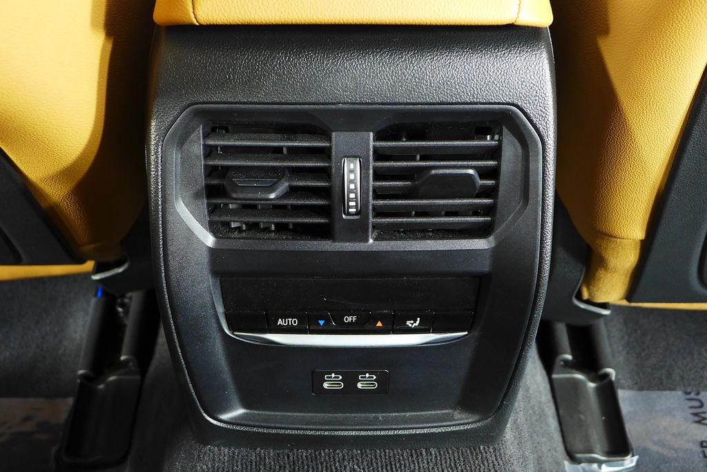 Thumbnail: 2023 BMW i4 - 24