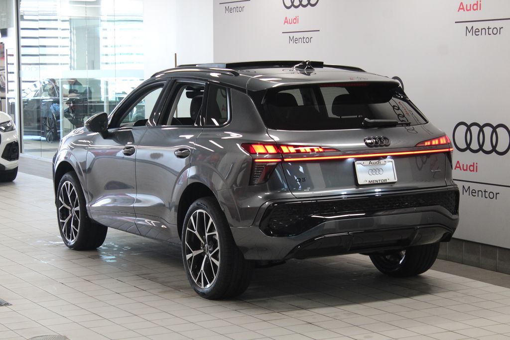Thumbnail: 2026 Audi Q3 - 4
