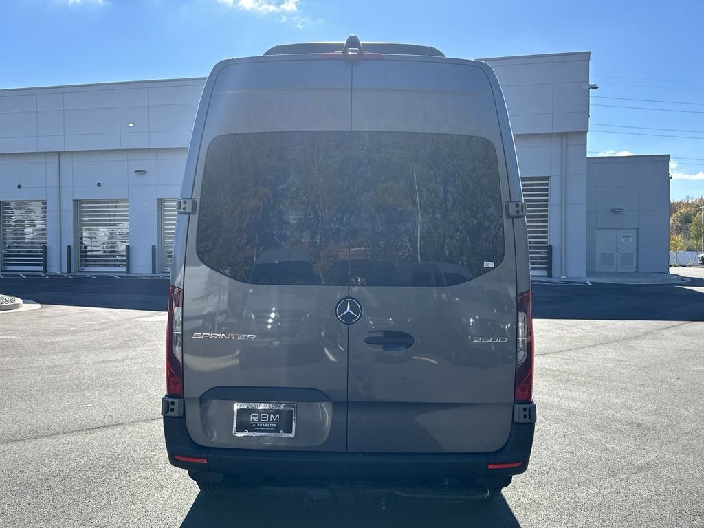 2023 Mercedes-Benz Sprinter 2500 Passenger 144 WB 6