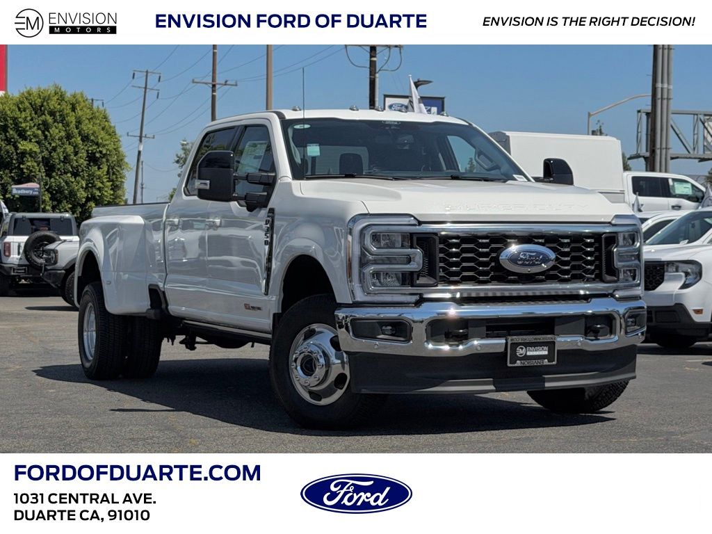White Metallic 2026 Ford F-350 Super Duty Pickup Truck Four-Wheel Drive Automatic