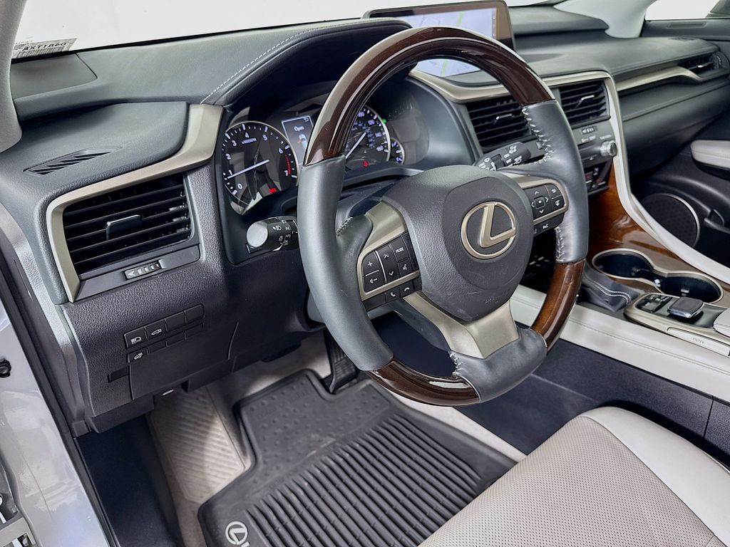 Thumbnail: 2019 Lexus RX - 9