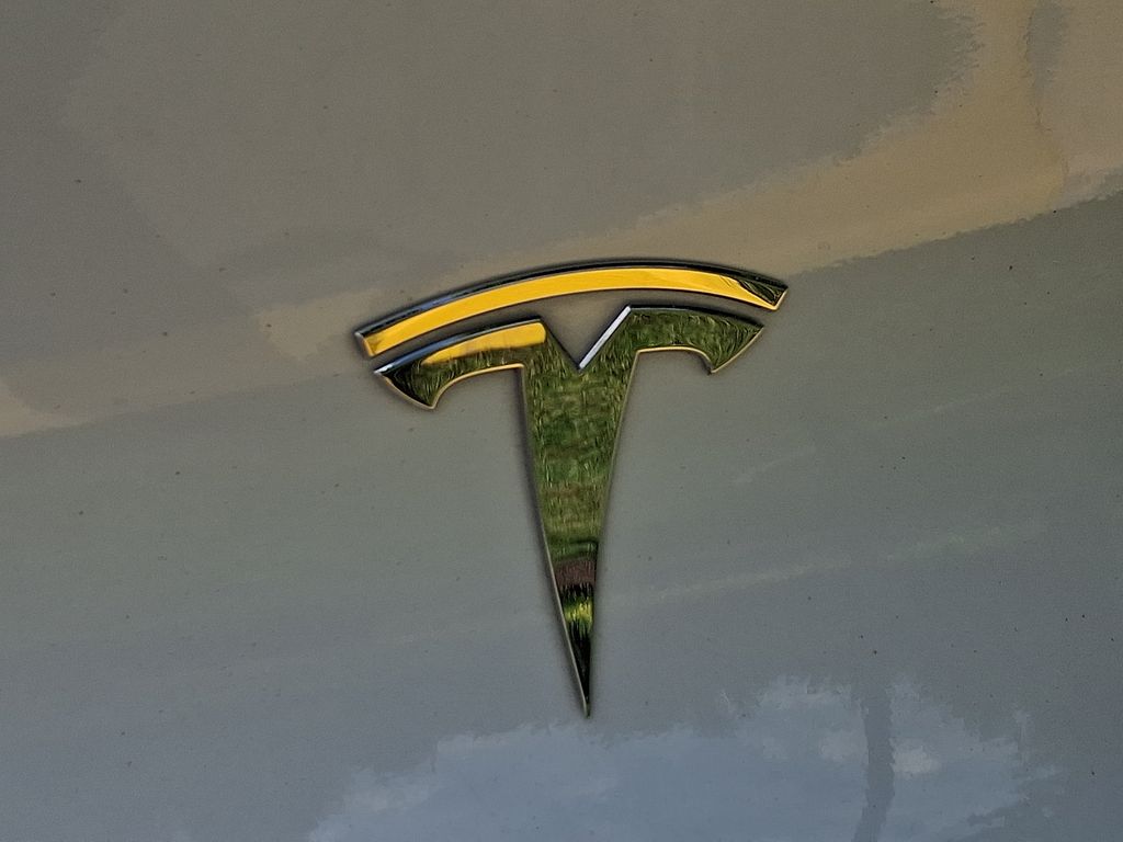 Thumbnail: 2021 Tesla Model Y - 28