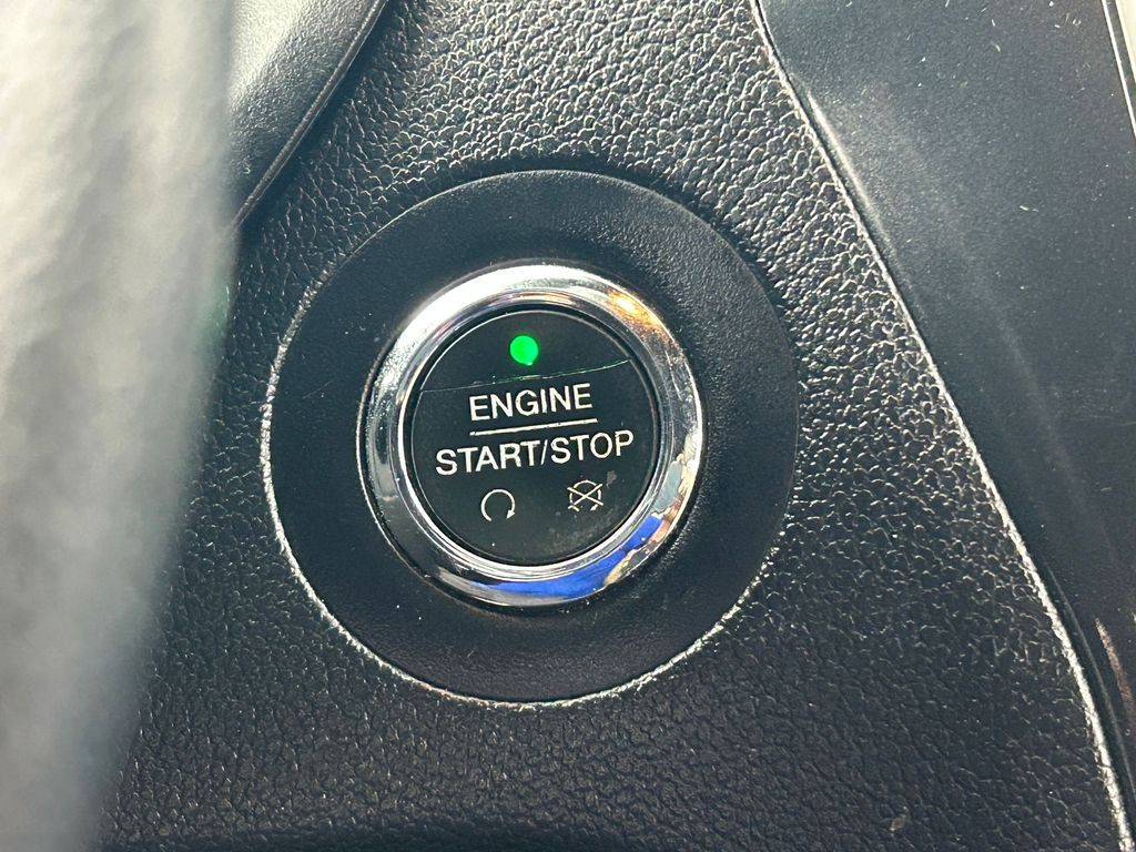 Used 2017 Shadow Black Ford Limited image 29