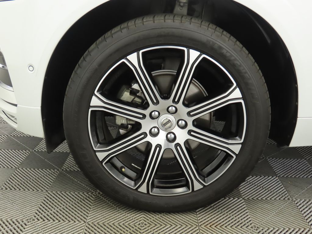 Thumbnail: 2019 Volvo XC60 - 30