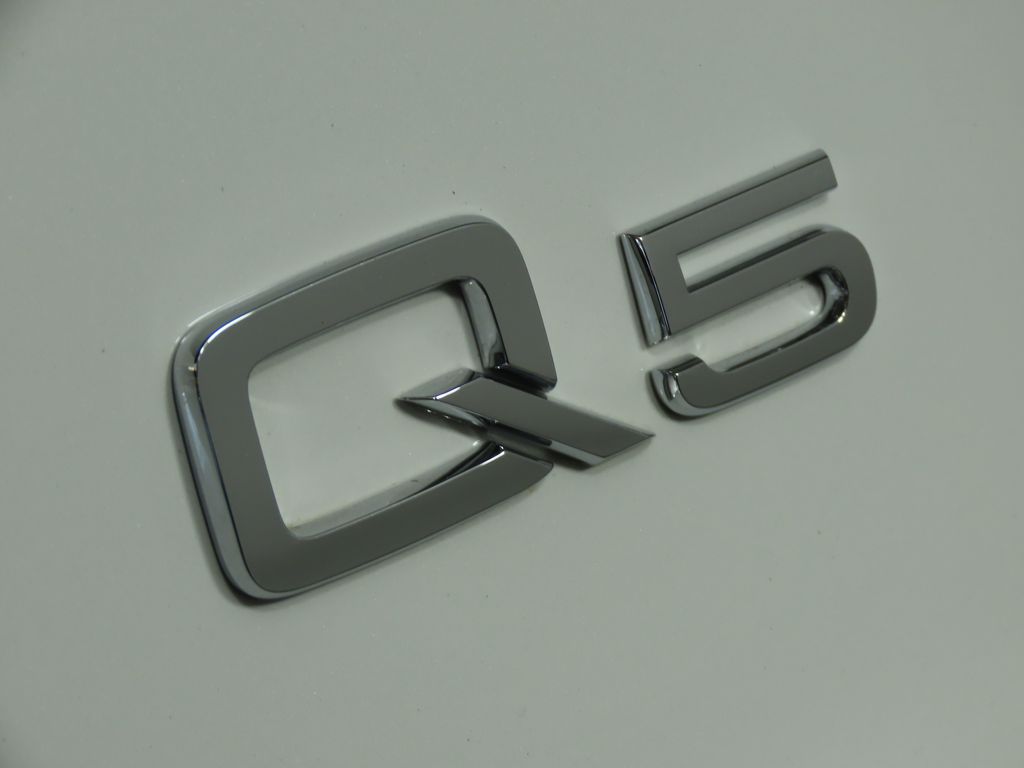 Thumbnail: 2025 Audi Q5 - 9