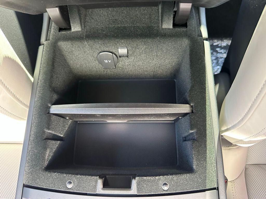 Thumbnail: 2026 Porsche Panamera - 27