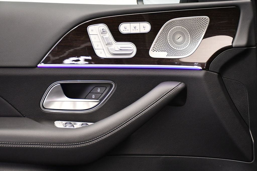 Thumbnail: 2026 Mercedes-Benz GLE - 32