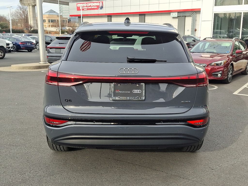 Thumbnail: 2025 Audi Q6 e-tron - 5