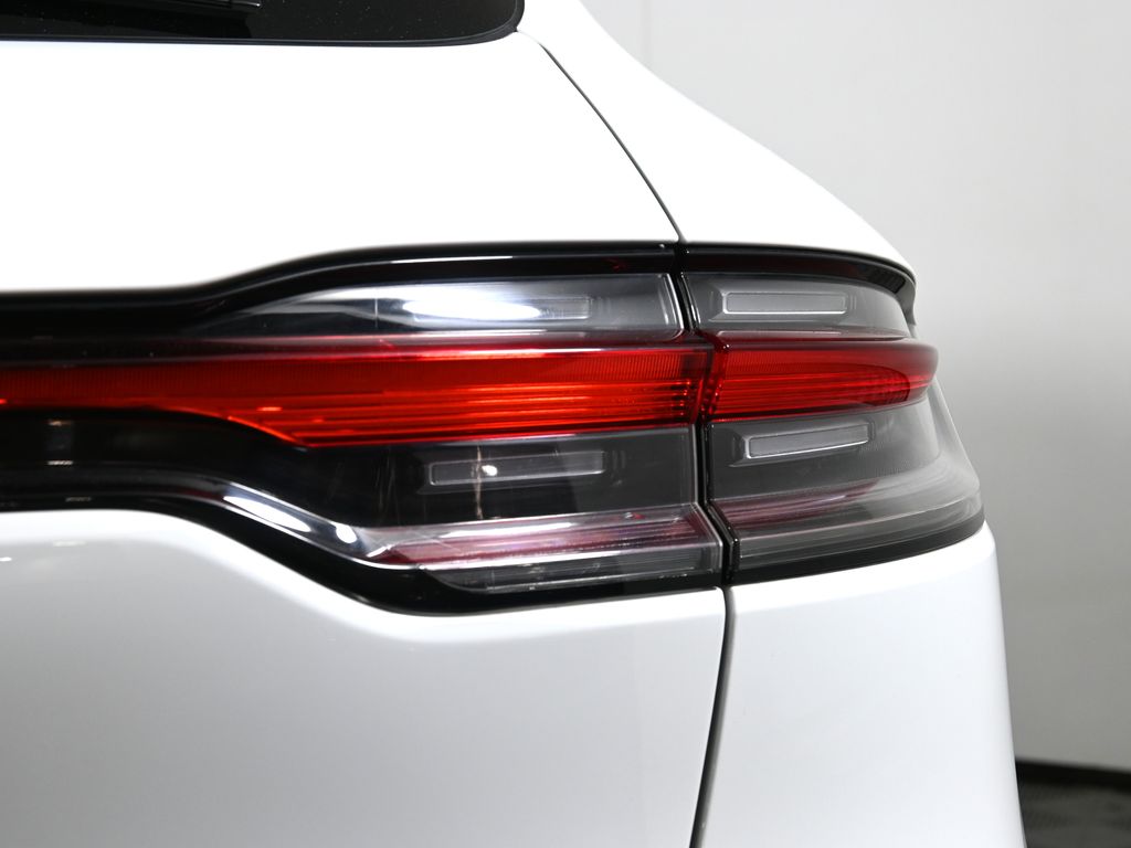 Thumbnail: 2023 Porsche Macan - 13