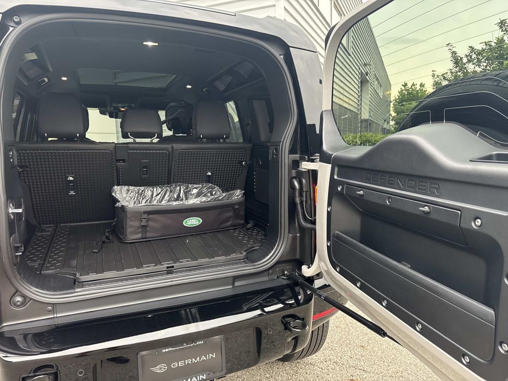 New 2026 Gray Land Rover X-Dynamic SE image 6