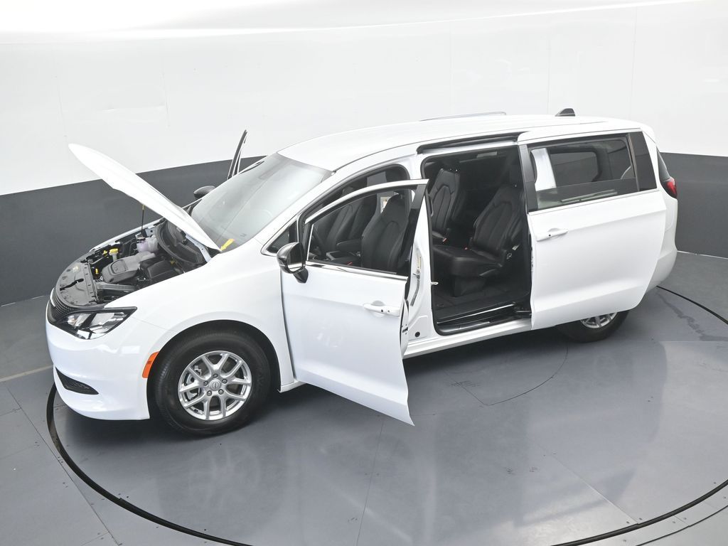 Used 2026 Bright White Clearcoat Chrysler LX image 62