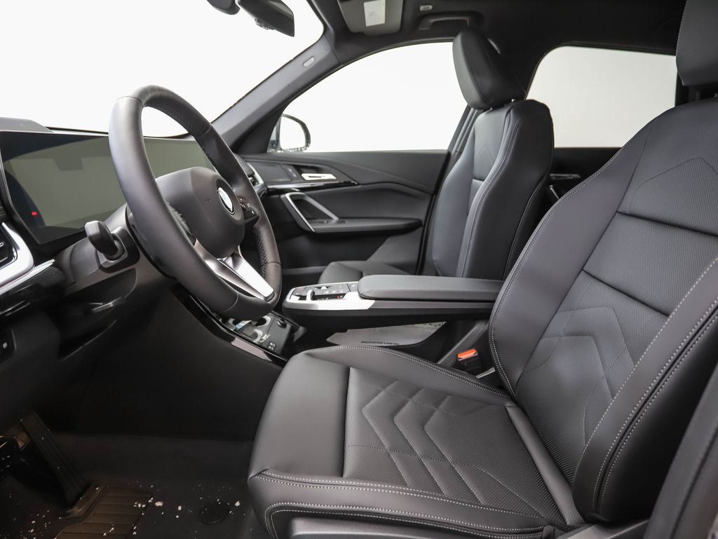 2025 BMW X1 xDrive28i 11
