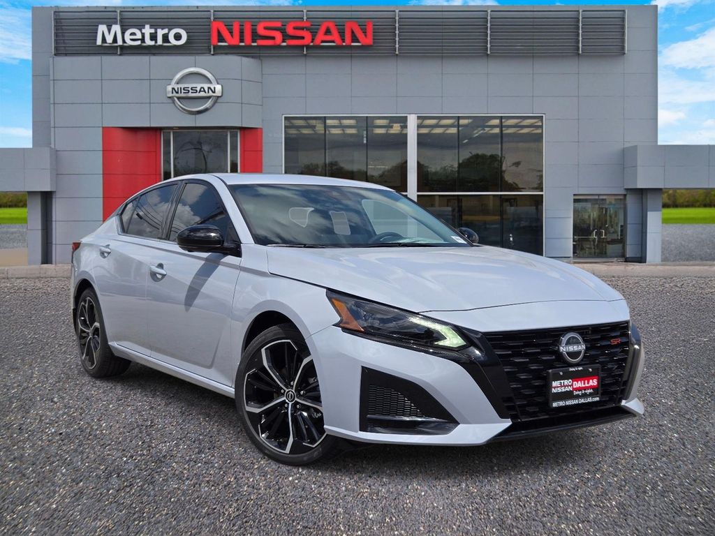 Sky 2026 Nissan Altima 2.5 SR FWD Sedan Front-Wheel Drive Continuously Variable Transmission