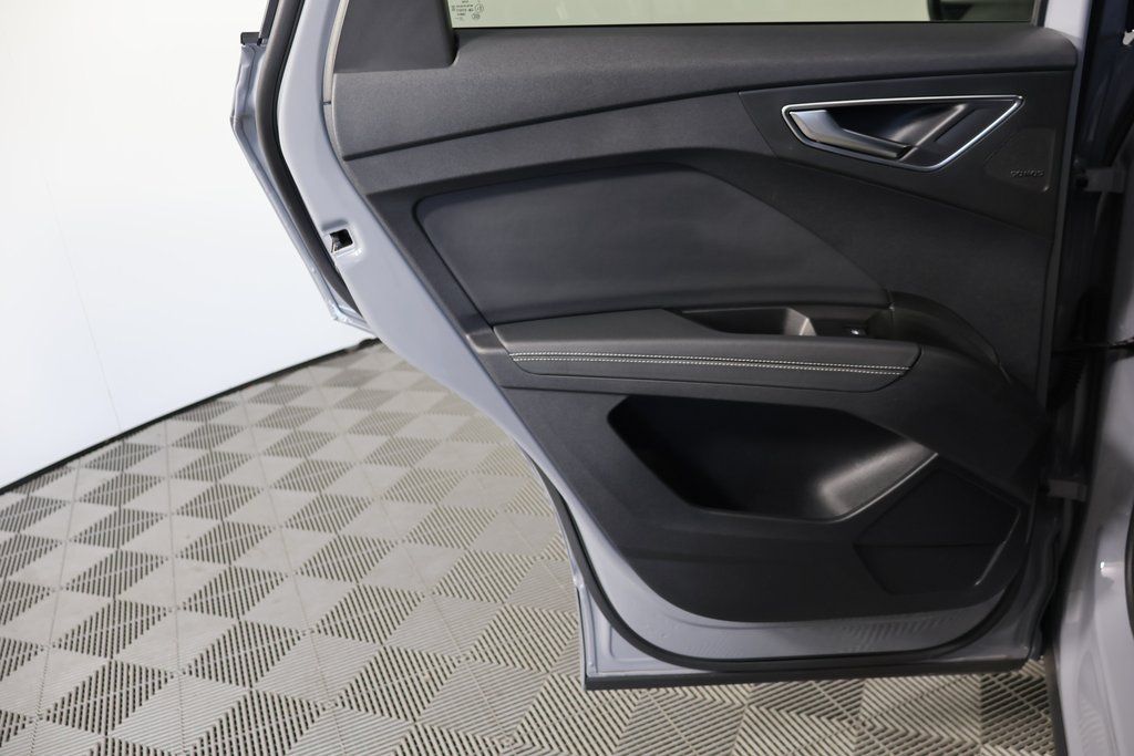Thumbnail: 2023 Audi Q4 e-tron - 13