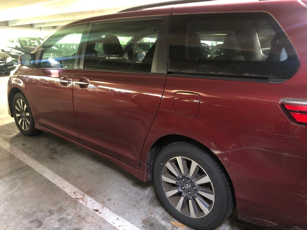2020 Toyota Sienna XLE 5