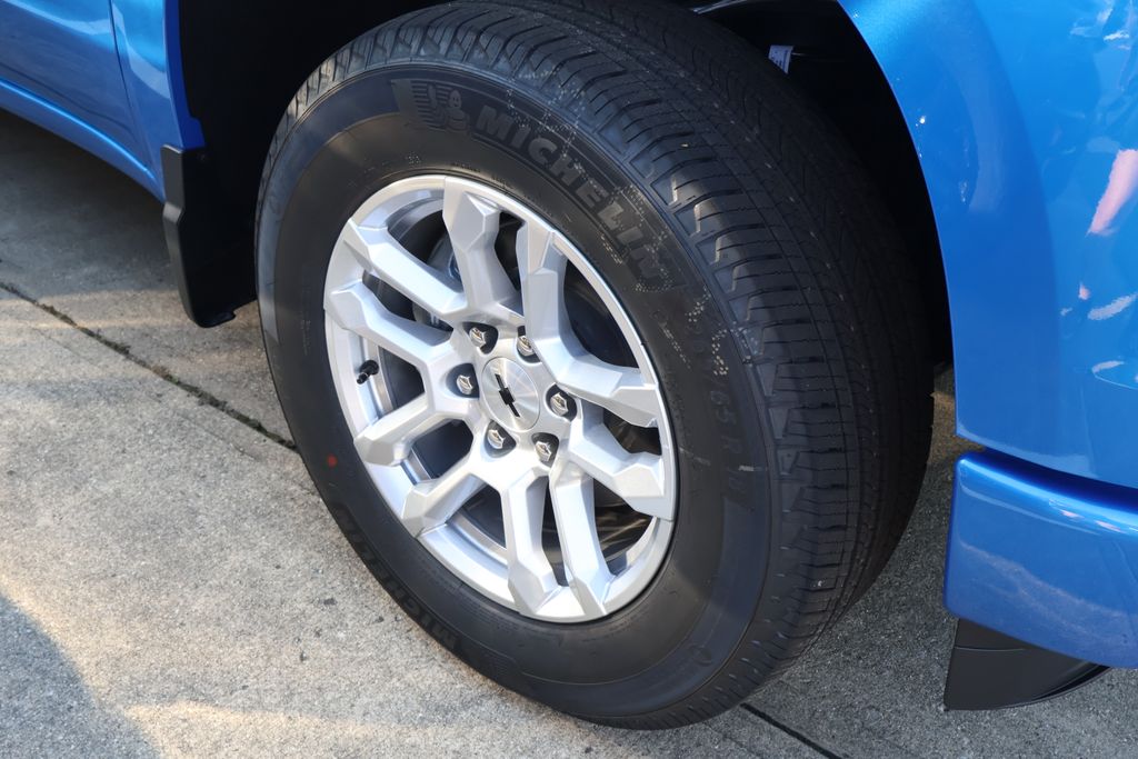 Thumbnail: 2026 Chevrolet Silverado 1500 - 9