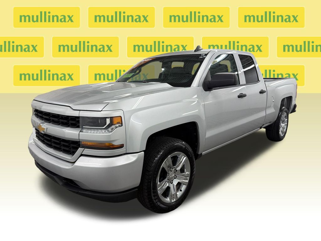 Used 2018 Silver Chevrolet Custom image 12