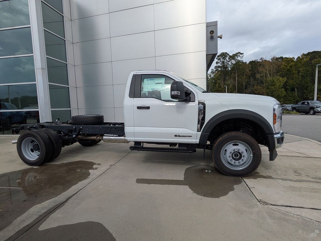 2025 Ford F-550 Chassis XL