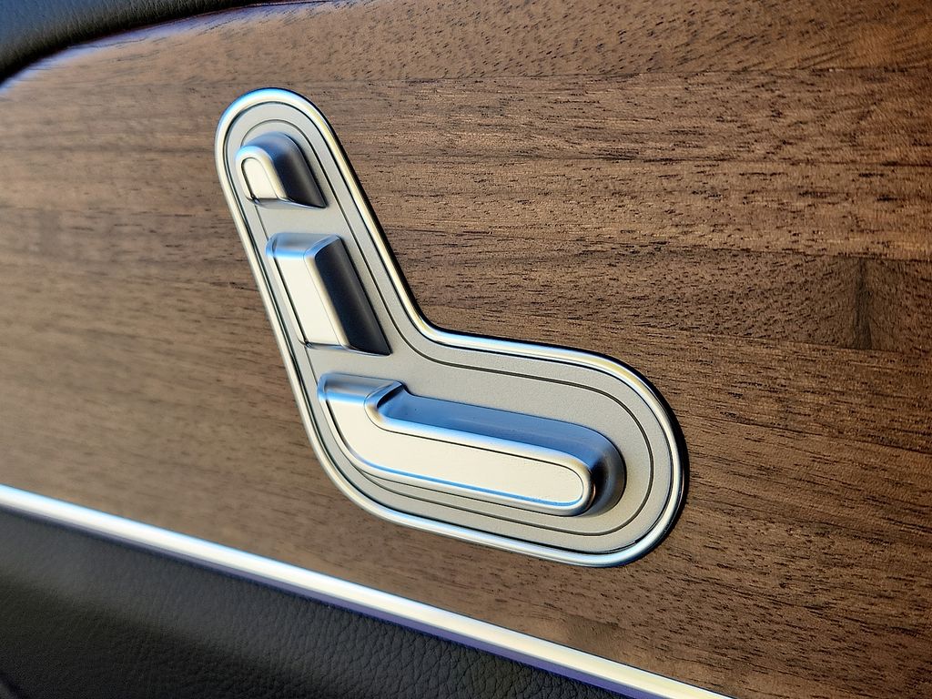 Thumbnail: 2026 Mercedes-Benz GLE - 7