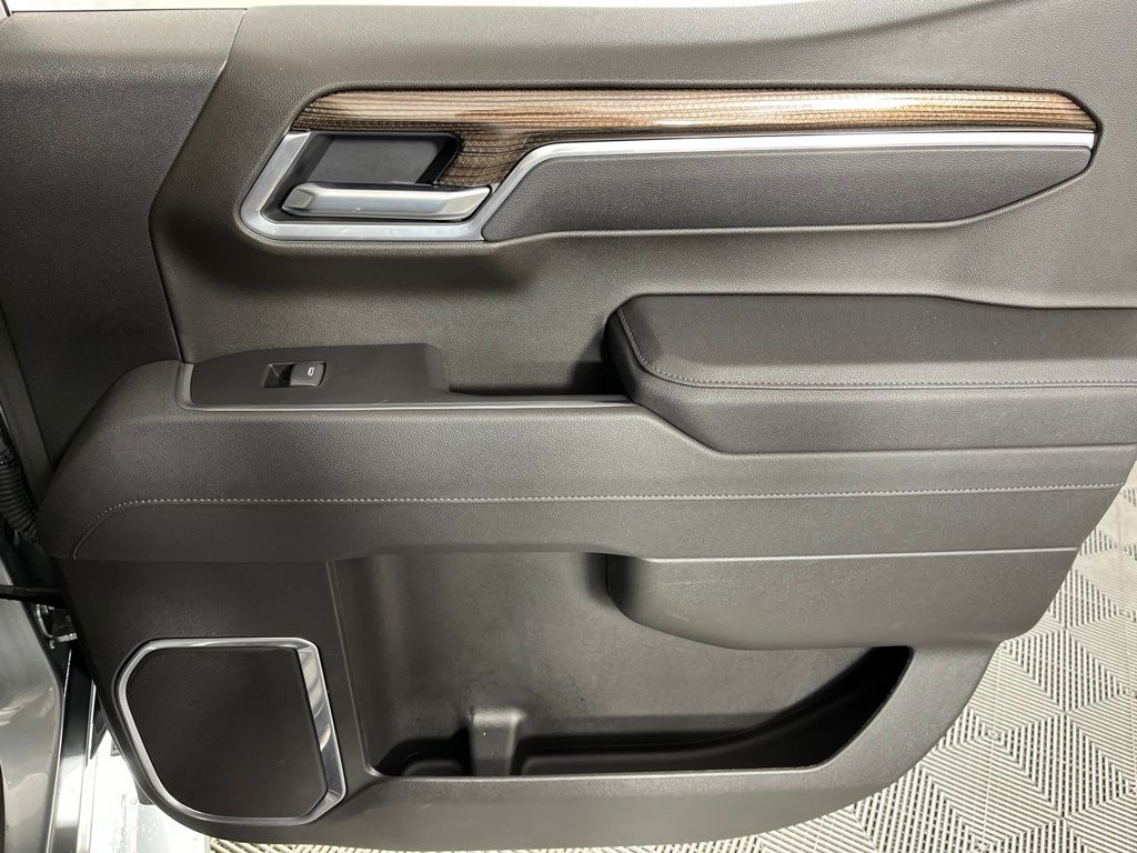 Thumbnail: 2026 Chevrolet Silverado 1500 - 15