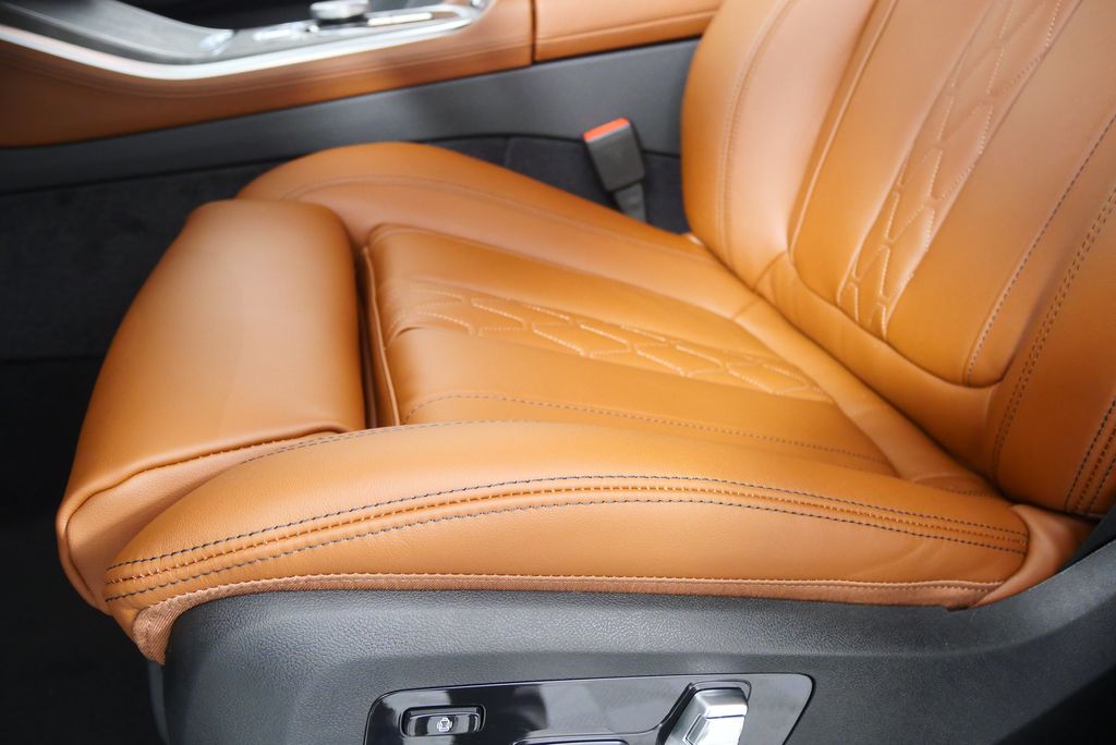 Thumbnail: 2026 BMW X5 - 10