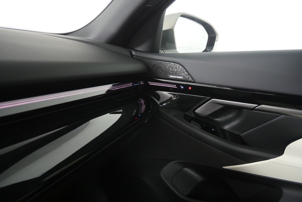 Thumbnail: 2026 BMW 5 Series - 26