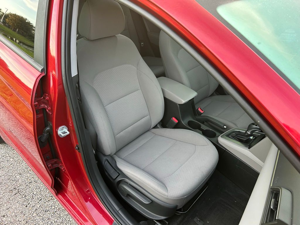 Thumbnail: 2019 Hyundai Elantra - 15