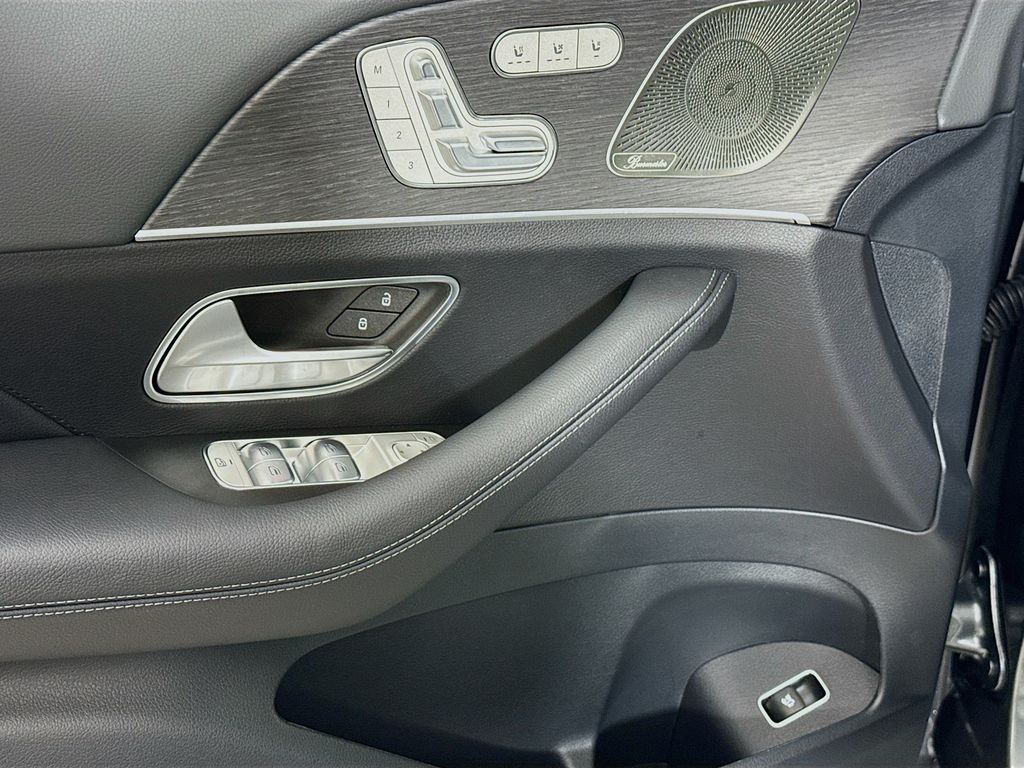 Thumbnail: 2026 Mercedes-Benz GLE - 24