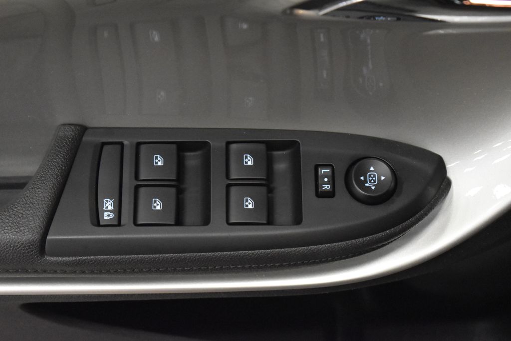 Thumbnail: 2014 Chevrolet Volt - 15