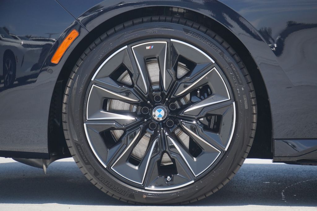 2025 BMW 7 Series 740i xDrive 5