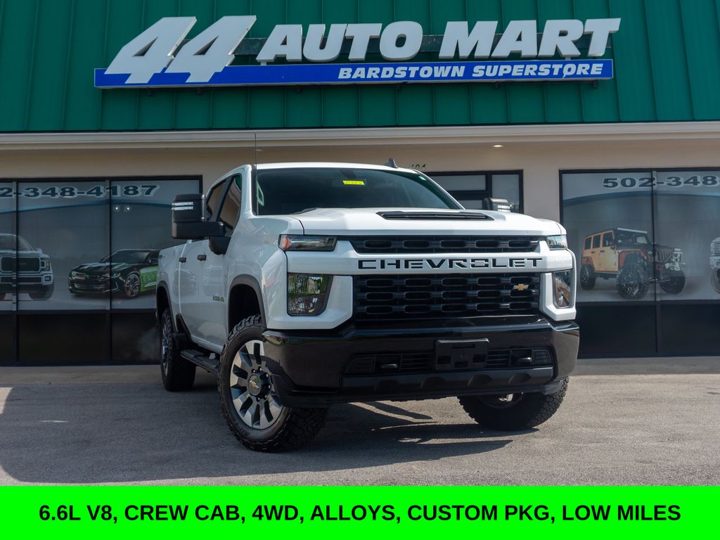 Summit White 2022 Chevrolet Silverado 2500HD Custom Crew Cab 4WD Pickup Truck Four-Wheel Drive 6-Speed Automatic