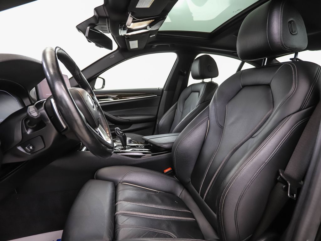 Thumbnail: 2021 BMW 5 Series - 11