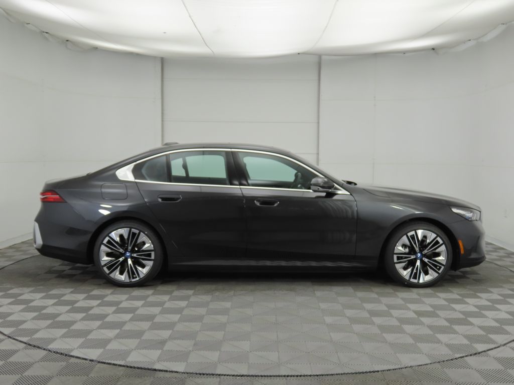2025 BMW i5 eDrive40 4