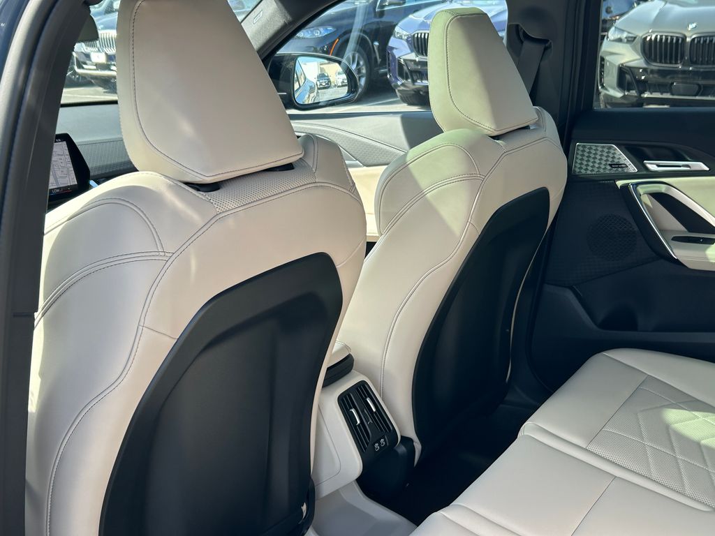 2025 BMW X2 M35i 31